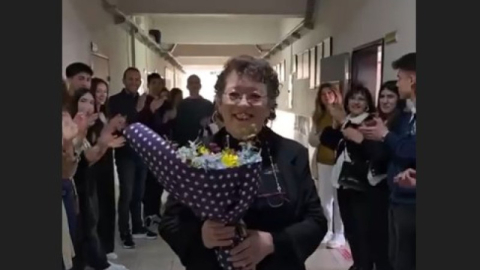 Bursa'da emekli  olan öğretmene ahde vefa!