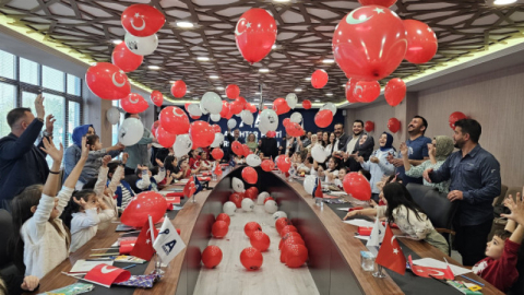 A Parti: “23 Nisan, bir ülkenin kaderini çocukların gözlerine yazdığı gün”