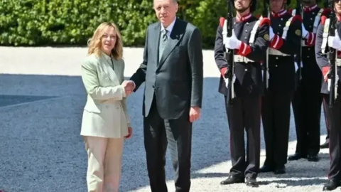 Cumhurbaşkanı Erdoğan, İtalya'da: Meloni ile bir araya geldi