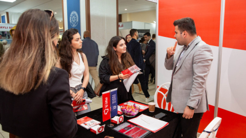 Bursa Büyükşehir, kariyer yolculuğunda gençlerin yanında