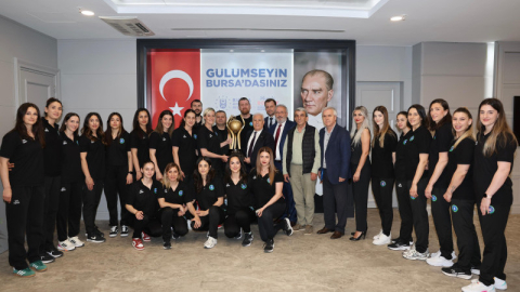 Şampiyon sporculardan Başkan Bozbey’e ziyaret