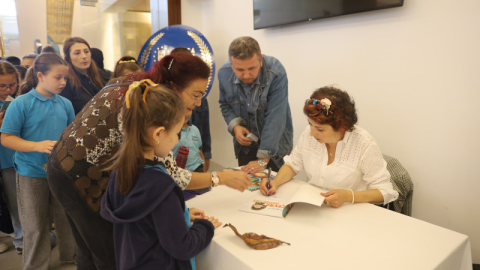 ‘Çevre Dedektifi’ kitabının yazarı çocuklarla buluştu