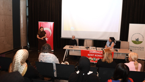 Osmangazi’de kadınlar menopoza karşı bilgilendirildi