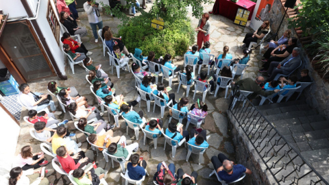 Yazar Karamuti Misi Yazıevi’nde öğrencilerle söyleşi yaptı