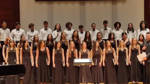 Zeki Müren GSL Korosu İzmir'de uluslararası başarıya imza attı