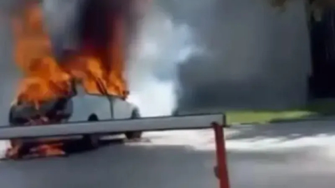 Bursa’da park halindeki otomobil alev topuna döndü