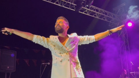 Milyonluk ücreti elinin tersiyle itti: Mehmet Çevik Gemlik’te memleketi için ücretsiz sahne aldı