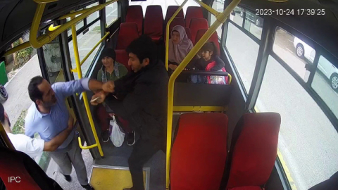 Engelli bireyi önce otobüsten indirdi, sonra darp etmeye çalıştı