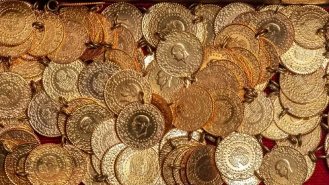 Gözler FED'e çevrildi! Altın, doların etkisinde seyrediyor