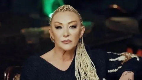 Ünlü sanatçı Güllü hayatını kaybetti! Acı haberi oğlu duyurdu