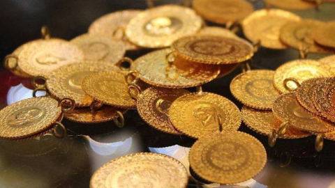 Altın zigzag çiziyor. Bakın haftaya nasıl başladı?