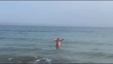 Kasım'da denize girdiler. Hem de Samsun'da...