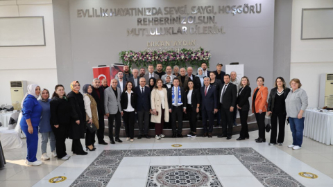 -	Başkan Erkan Aydın Ovaakça Sakinleriyle Bir Araya Geldi 