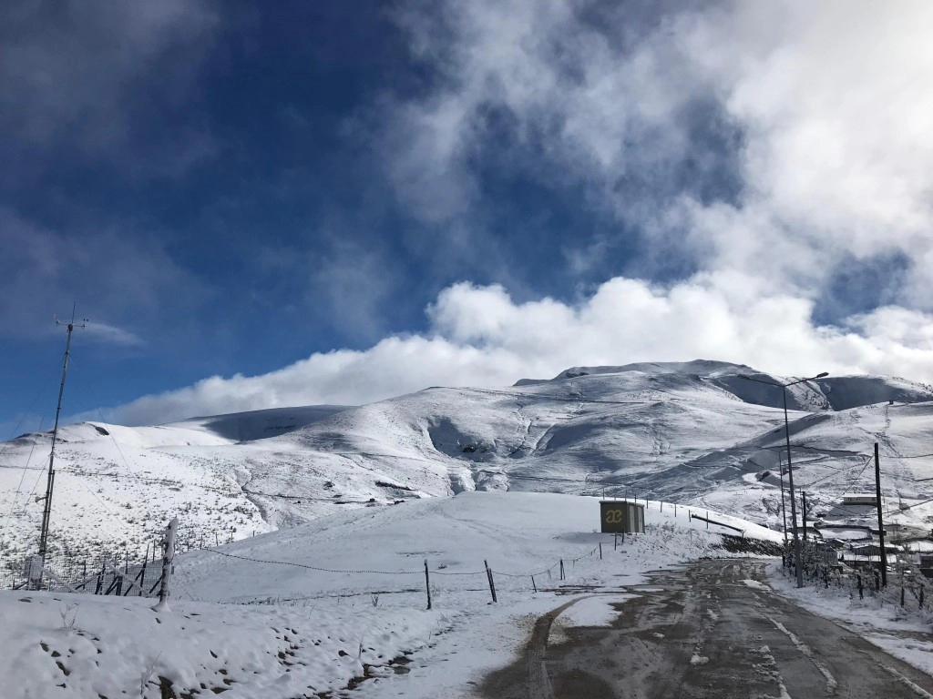Zigana Kayak Tesislerine sezonun ilk karı yağdı
