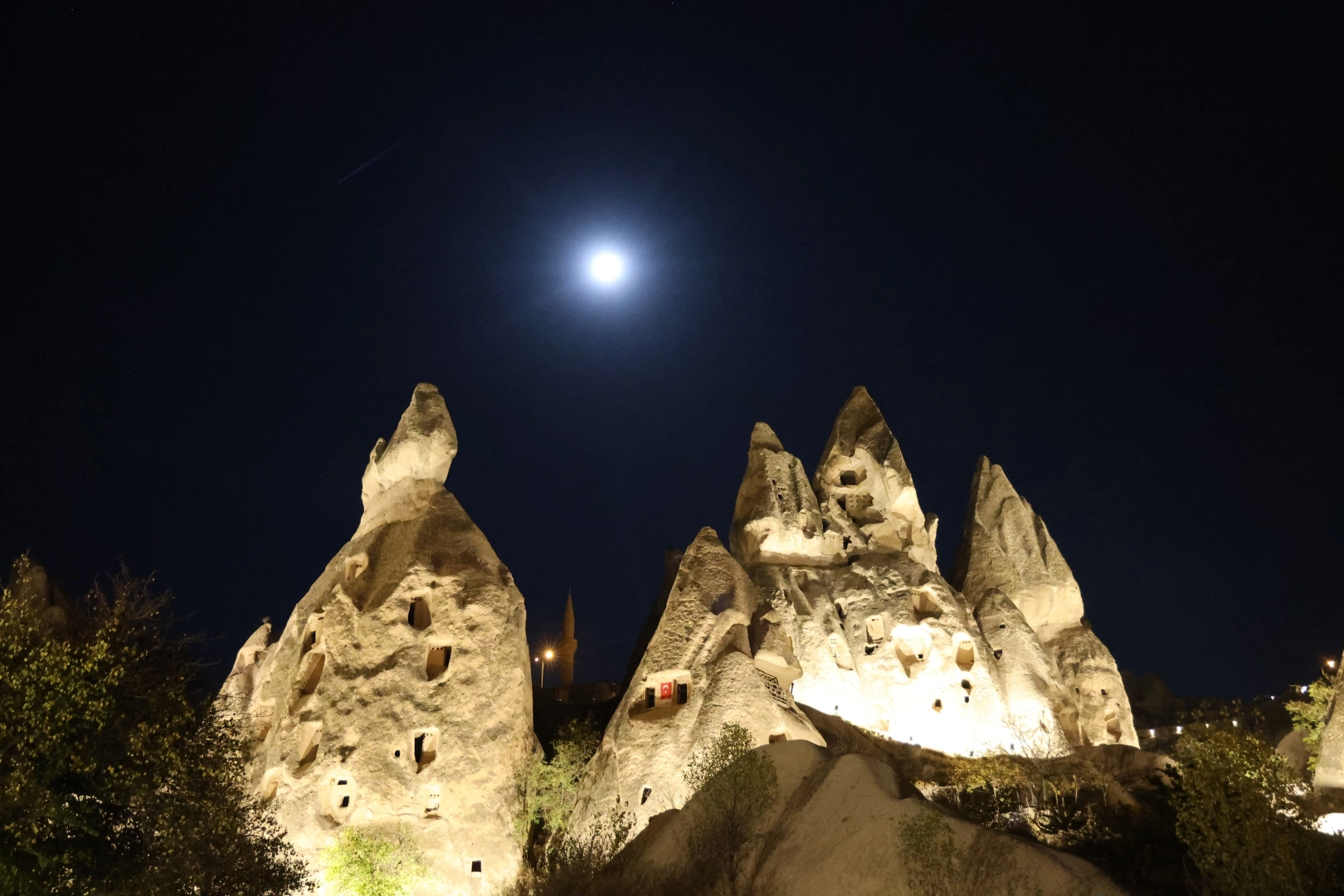 Kapadokya’da "Kunduz Süper Ay" göz kamaştırdı