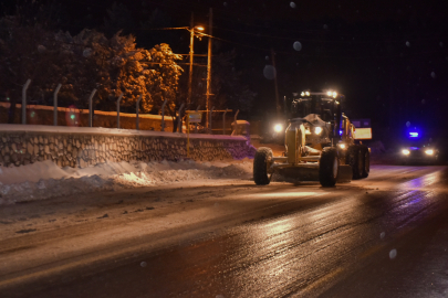 Bursa’da karla mücadele 7/24 sürüyor: 145 mahalle ulaşıma açıldı
