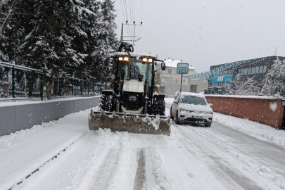 Nilüfer’de karla mücadele aralıksız sürüyor