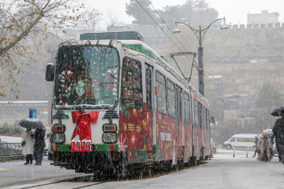 Yeni yıl coşkusu Bursa’da raylara yansıdı