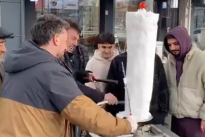 İnegöl’de ilginç ikram: Kardan döner yaptı