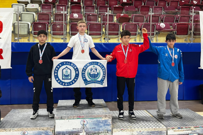 Yıldırım’ın yıldız güreşçileri Isparta’dan zaferle döndü