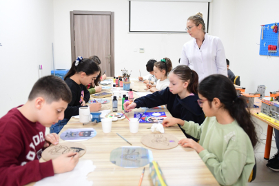Kitap kahramanları Osmangazi’de ahşap tasarıma dönüştü