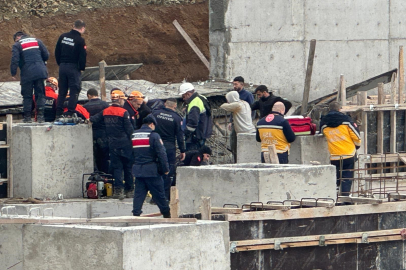 Bursa'da işçiler tonlarca betonun altında kaldı: 1 ölü, 2 yaralı