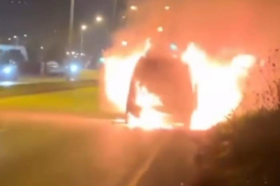 Bursa’da seyir halindeki otomobil alev alev yandı