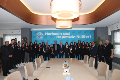 Nilüfer Belediyespor’dan Çifte Şampiyonluk Gururu