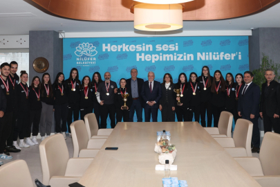 Nilüfer Belediyespor’dan Çifte Şampiyonluk Gururu