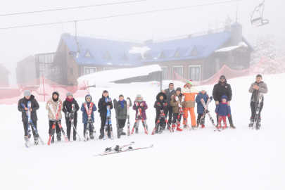 Osmangazi Belediyesi’nden çocuklara kayak ve teleferik deneyimi