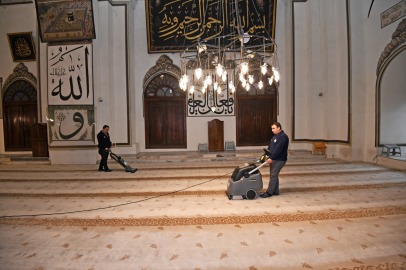 Osmangazi Belediyesi’nden Ulu Camii’de Ramazan öncesi hijyen seferberliği