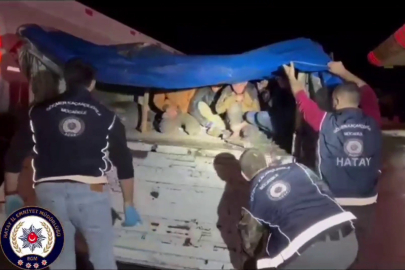 Tır dorsesinde branda altında saklanan kaçak göçmenler yakalandı