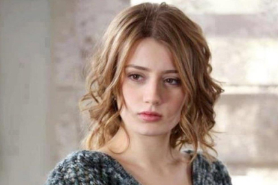 Ünlü oyuncu Gizem Karaca kızı Leyla Yaz’ın yüzünü ilk kez gösterdi