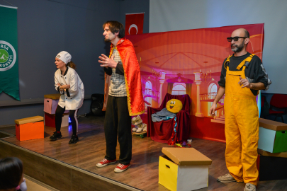 Bursa’da çocuklara interaktif tiyatro keyfi