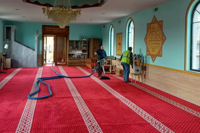 Bursa Büyükşehir'den Balkanlar'daki camilerde Ramazan temizliği