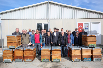 Bursa’da arıcılara Büyükşehir desteği: Binlerce kovan dağıtıldı
