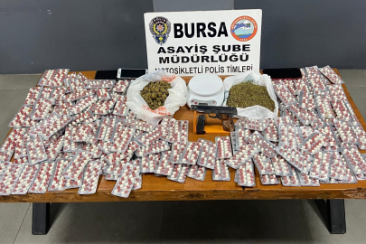 Bursa’da ‘dur’ ihtarına uymayarak kaçtı, evinden uyuşturucu ve silah çıktı