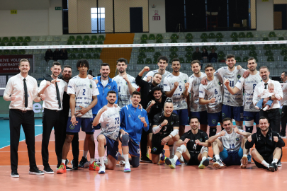 Büyükşehir filede play-off’u garantiledi