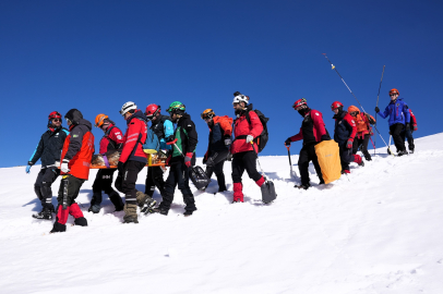 Osmangazi Arama Kurtarma ekibinden Uludağ çığ tatbikatında kritik rol