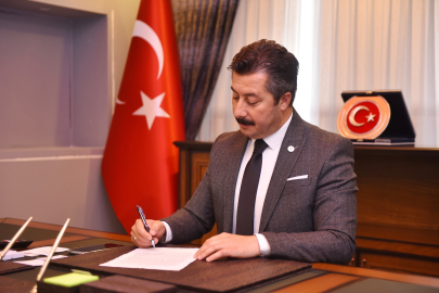 Başkan Ercan Özel: “İstiklal Marşı milletimizin bağımsızlık iradesinin en yüksek nişanesidir”