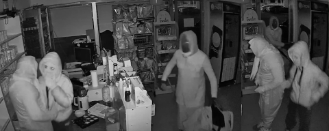 Polise yakalanmamak için kadın kılığına girdiler