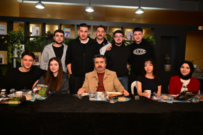 Başkan Yılmaz gençlerle sahurda bir araya geldi