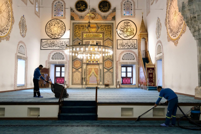 Yıldırım’da bayram öncesi camilerde temizlik seferberliği