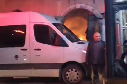 Bursa'da tarihi binada yangın!