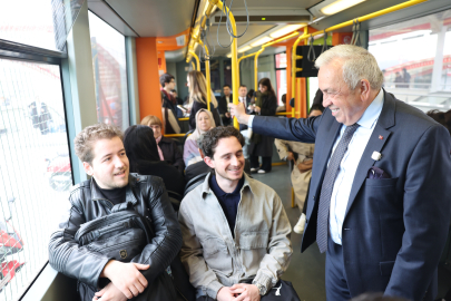 Başkan Özdemir BursaRay yolculuğunda Nilüfer’in nabzını tuttu