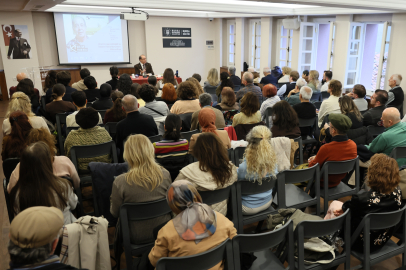 Bursa’da felsefe söyleşisi: İnsan ve varoluş tartışıldı