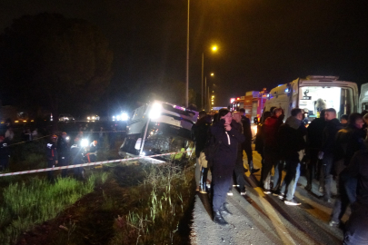 Ceza İnfaz Kurumu'nun servis aracı devrildi: 16 yaralı