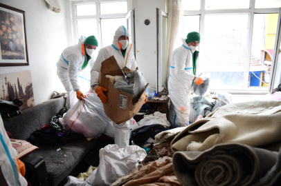 Osmangazi’de çöp ev temizlendi: 4 kamyon atık çıkarıldı