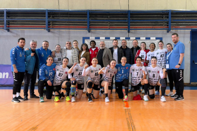 Bursa Büyükşehir Belediyespor Kadın Hentbol Takımı Avrupa'da yarı finalde