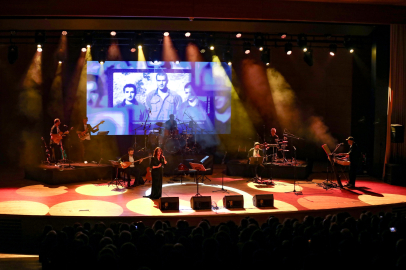 Bursa'da Caz Pazarı’nda Serenad Bağcan'dan unutulmaz akşam